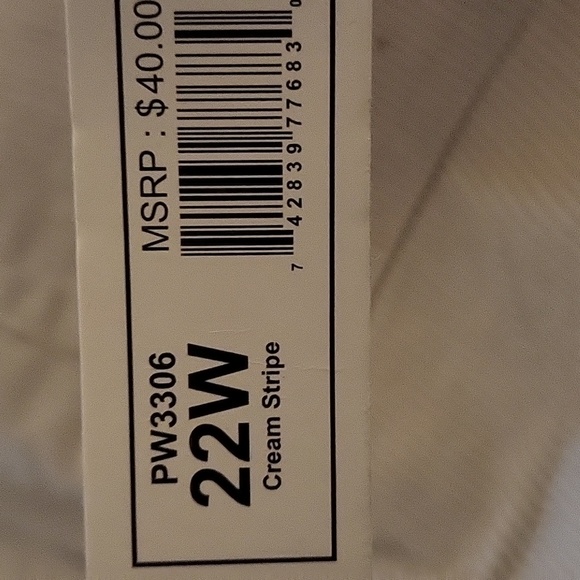 NWT Purple & More Cream Stripe Bermuda Shorts - Picture 3 of 10